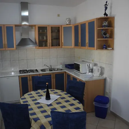 Nina A4 Prizemlje * Crikvenica